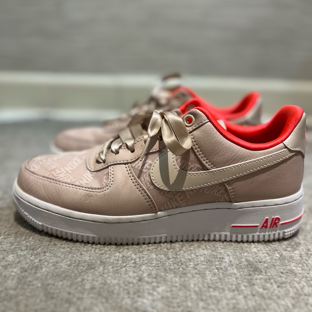 Wmns Air Force 1 '07 'Fossil Stone Laser Crimson'